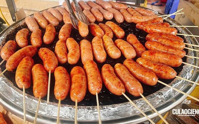 La Cà Ăn Vặt - Lạp Xưởng Nướng Đá & Nước Ép Trái Cây