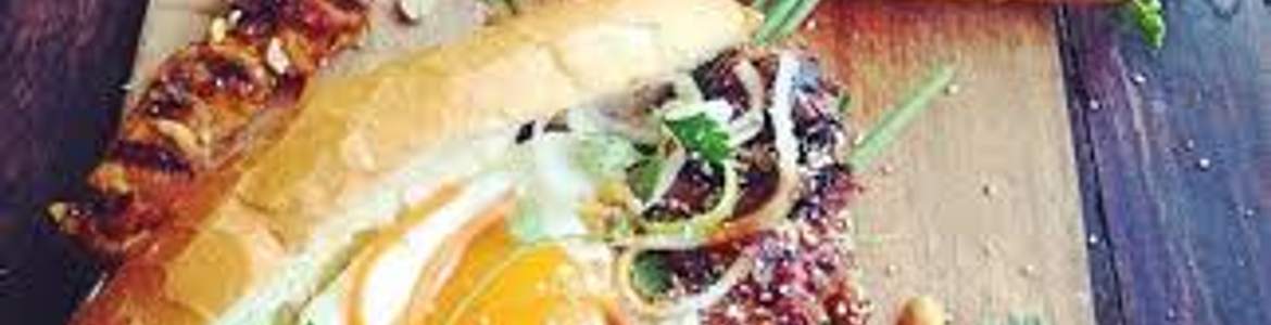 Umee - Mì Trộn Thập Cẩm, Bánh Mì Xíu Mại & Thịt Nướng