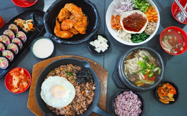 QUÁN CHỊ MOON - KIMBAP, TTEOKBOKKI & CƠM TRỘN