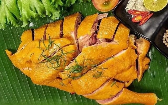 Bác 2 - Gà Ủ Muối, Nem Chua & Bánh Lọc