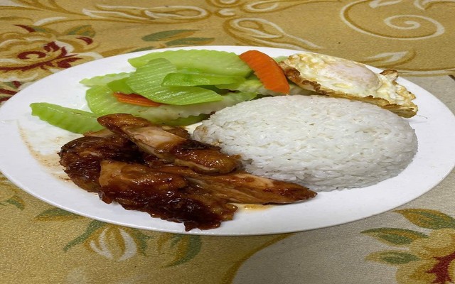 Bếp Nhà Thúy - Cơm Ngon Mỗi Ngày - 708 Lạc Long Quân