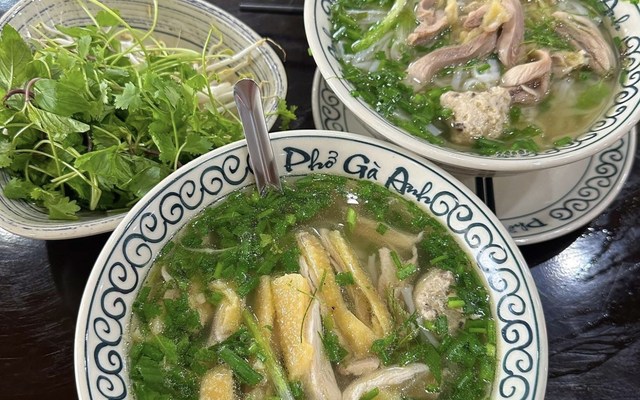 Phở Gà Anh - Xôi Gà, Nộm Gà & Phở Trộn