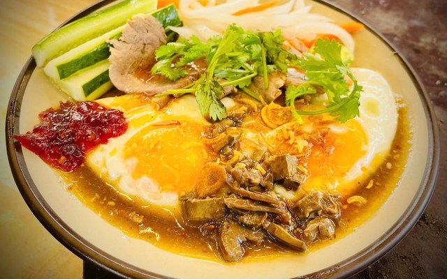 Sơn Vương Ký - Xôi Vịt Xá Xíu & Bánh Mì Vịt Xá Xíu