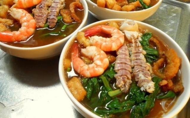 Oishi - Bún Trộn Thịt Nướng, Thịt Xiên Nướng Kiểu Mới & Trà Chanh - Phùng Khoang