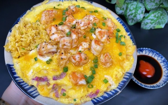 Minh Rôn - Cơm Chiên Phủ Trứng & Mỳ Xào - 114 Nguyễn Tất Thành