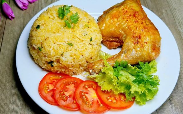 Cơm Gà Xối Mỡ Hương 93 - Phan Huy Ích