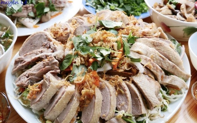 Cháo Gỏi Vịt Hồng Phát - Cách Mạng Tháng 8