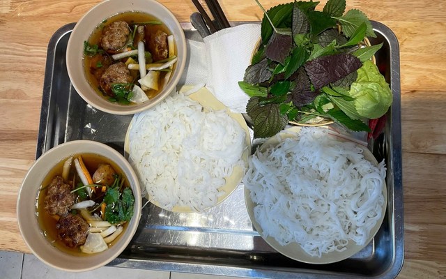 Đặc Sản Bún Chả Hà Nội - 304 Phan Huy Ích