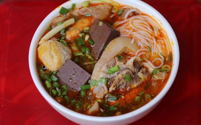 Nhật Lệ - Bún Bò Huế - Ngõ Tự Do