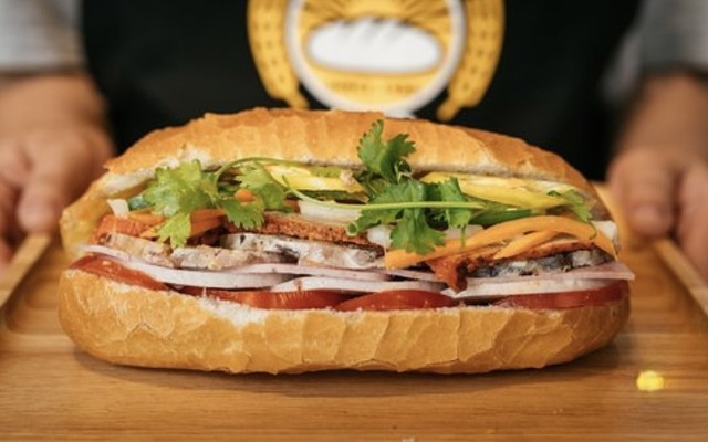 Bánh Mì Sài Gòn Chính Hiệu - Minh Khôi - 17 Điện Biên Phủ