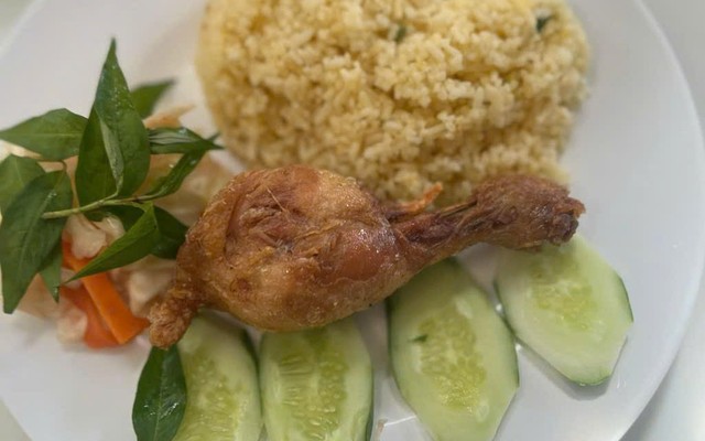 Cơm Gà Thuỵ Kha 2 - Trần Hưng Đạo