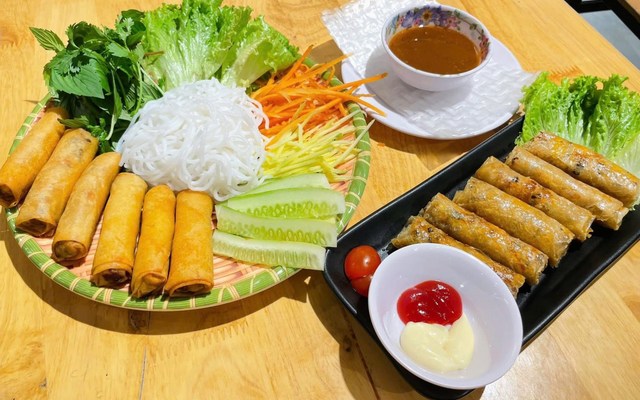 Lẩu Nhà Mi - Lẩu & Các Món Ăn Nhẹ - Võ Thị Sáu