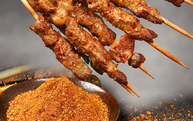 Kini Food - Xiên Viên Chiên Mắm Tỏi, Mì Cay Tokboki & Trà Chanh