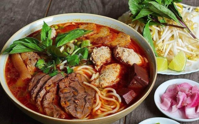 Bún Bò Huế Anh Hoàng - Lô 13 Đội Cung, Chợ Trường Thi