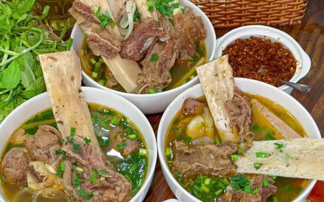 Bún Bò Huế Cô Xuân Chợ Đông Ba - Tân Quy