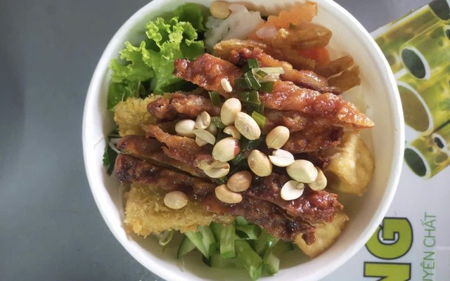 Dâu Tây Quán - Phùng Hưng