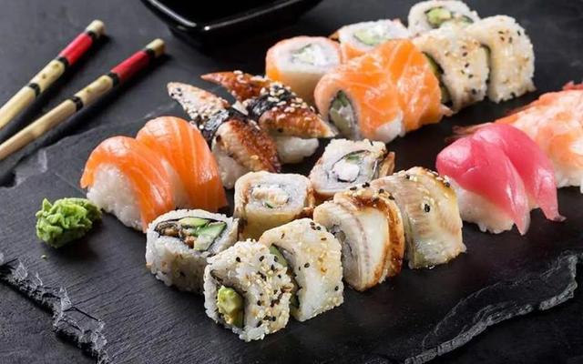Thiên Ân Sushi - 242 Đỗ Bá