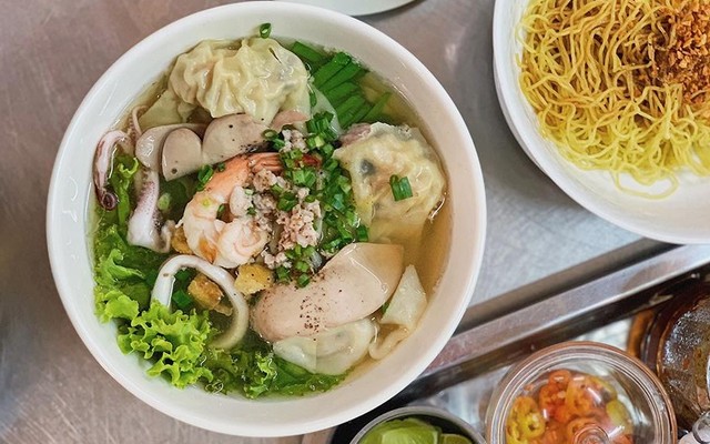 Hoành Thánh Quán Hồng - Đoàn Văn Bơ
