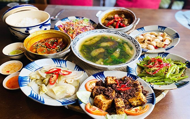 Cơm Nhà - Cơm & Bún Hến - Đào Duy Anh