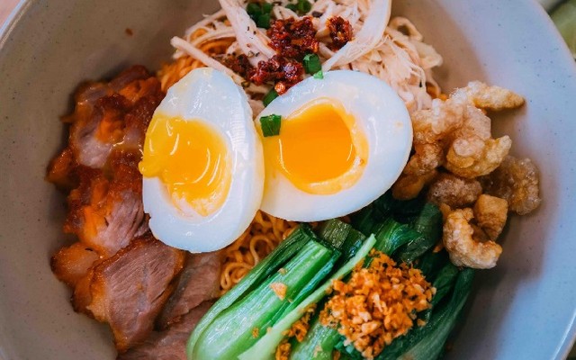 Mì Trộn Indomie - Lê Đình Cẩn