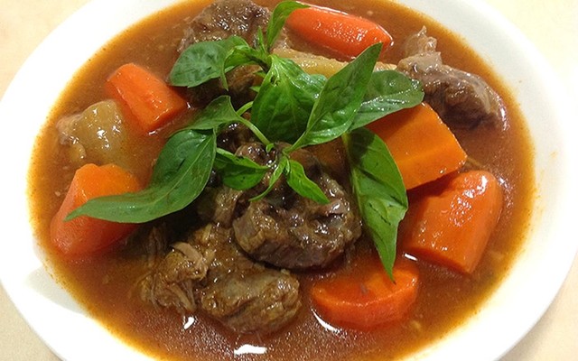 O Bé (Ngọc Bảo Viên) - Bún Bò Huế & Bò Kho