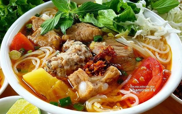 Huyền Phương - Bún Sườn, Cơm Rang & Mỳ Xào - 215 Rạp Hát