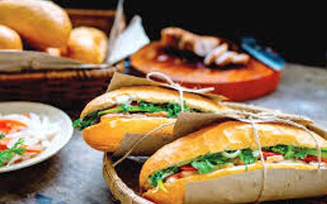 Bánh Mì & Cà Phê - Mai Thúc Lân