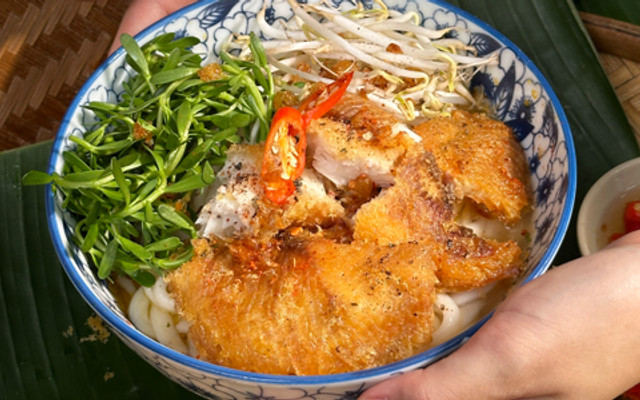 BÁNH CANH CÁ LÓC TRẦN - VÕ OANH