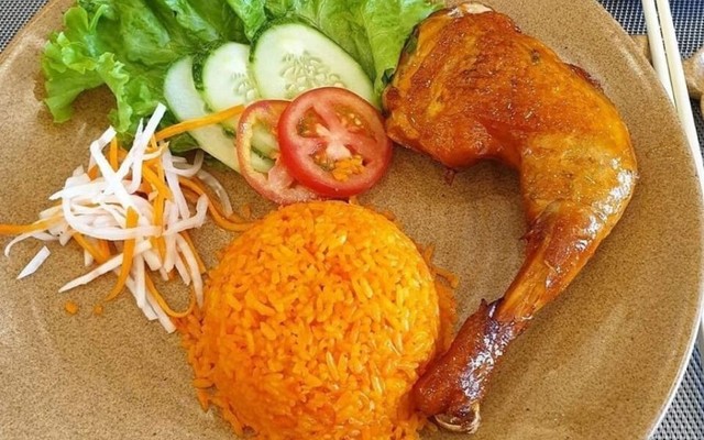 Cơm Gà A Hoàng - 339 Hà Huy Tập