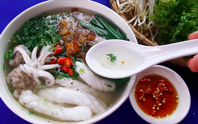 Hủ Tiếu Mực Phan Thiết - 932F Trường Sa