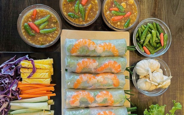 Tiệm Cuốn Cờ Đỏ