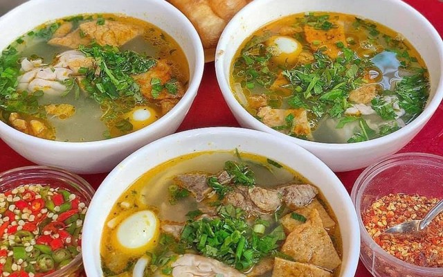 Quán Hằng - Bánh Canh Xương Chả Trứng