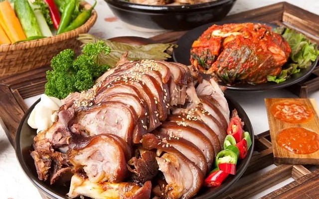 Chân Giò Hầm Củ Quả Thảo Mộc Hàn Quốc - 115 Thoại Ngọc Hầu
