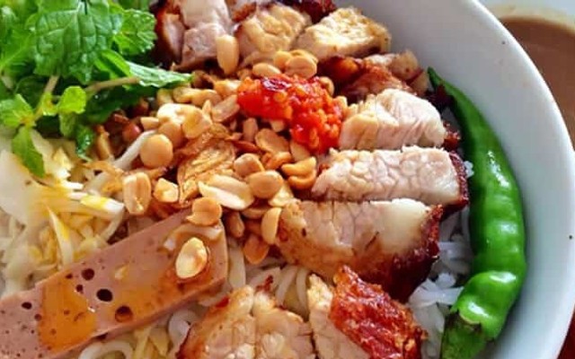 Cô Phương - Bún Mắm Heo Quay