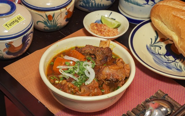 Bún Bò & Bò Kho Niêu Cô Hai - 118 Nguyễn Gia Trí