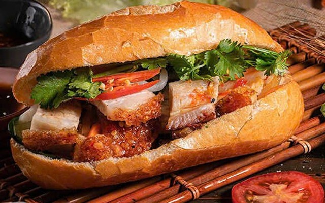 Bánh Mì Heo Quay Ruby - Đường 3 Tháng 2