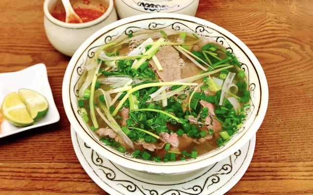 Phở Bò Gia Truyền & Bánh Mì Cắt CT06 - Nguyễn Kiệm