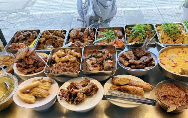 Quán Cơm Ngọc - Hùng Vương