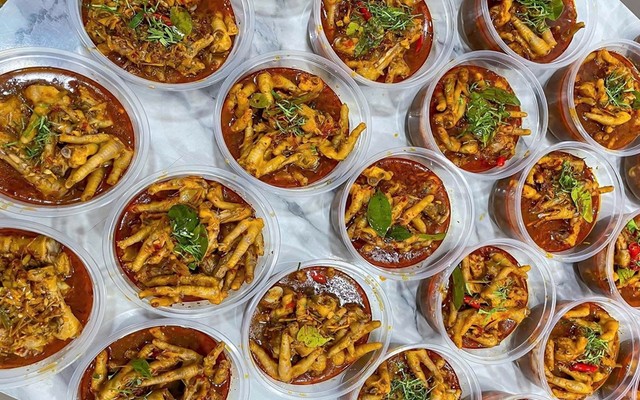 Chân Gà Xào Cay - Bún Xì Dầu Chú Thành