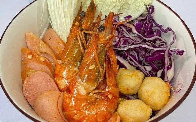 Mặt Trời Đỏ - Mì Cay & Mì Trộn