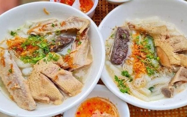 Bánh Canh Gà Ta Bột Xắt Cô Thuý - 793/35A Trần Xuân Soạn