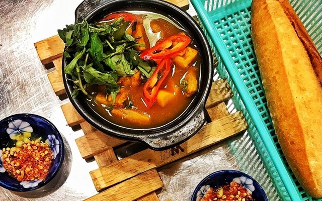Tuyến 85 - Bún Trộn, Phá Lấu Bò & Sốt Vang