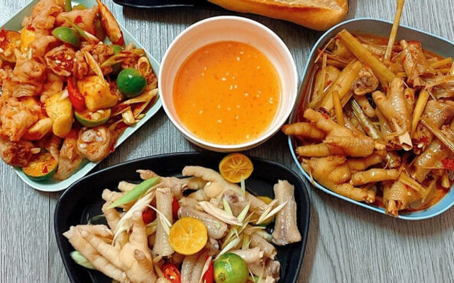 Chân Gà Xào Cay - 50 Trần Quý Cáp