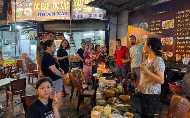 Công Ốc - Ốc Luộc, Ngao Hấp Thái & Cút Lộn Xào Me - Nguyễn Tuân