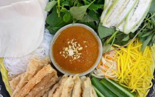 Nem Nướng Út Hương - 135 Trần Não