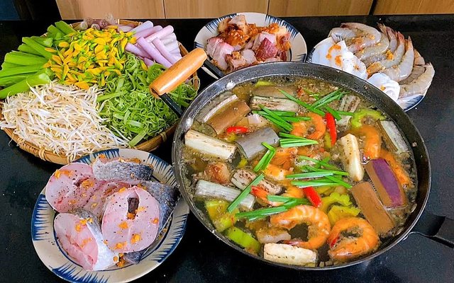 Cơm Chiên, Lẩu Mắm - Cô Bảy