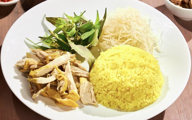 Hương Vị Miền Trung - Cơm Gà Hội An, Gỏi Vịt & Cháo Vịt