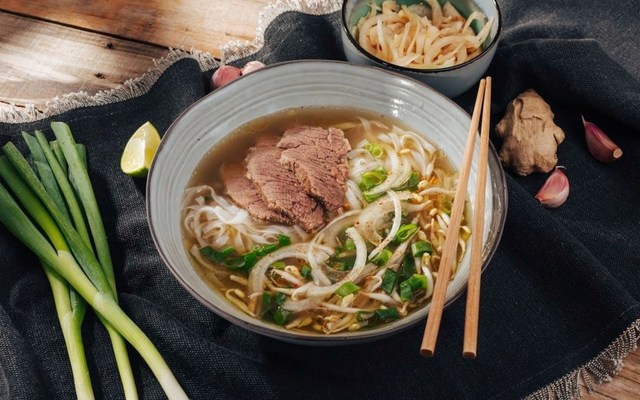 Phở Cà Phê Lựu - Ngã Ba Thành Thái Hoàng Văn Thụ