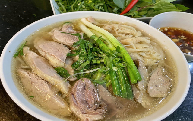 Bún Chả & Bún Ngan (Vịt Xiêm) - Thu Hà