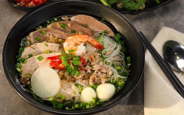 Hủ Tiếu Mì Thanh Ký - Hủ Tiếu Mì Hoành Thánh - Nguyễn Ngọc Nhựt